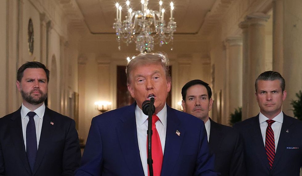 \ U200btrump spolu s JD Vance, Marco Rubio a Pete Hegseth oznamují americké stávky v Íránu