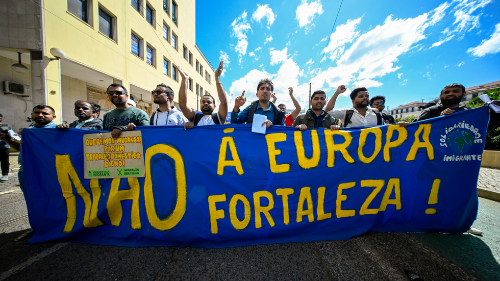 \u200bUndocumented immigrants claim for their rights to become legal and work in the country on May 1