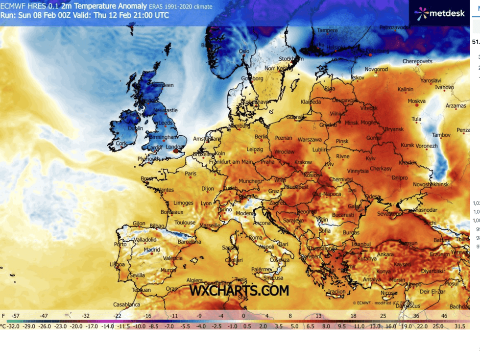 \u200bWeather maps show cold air descending from the north