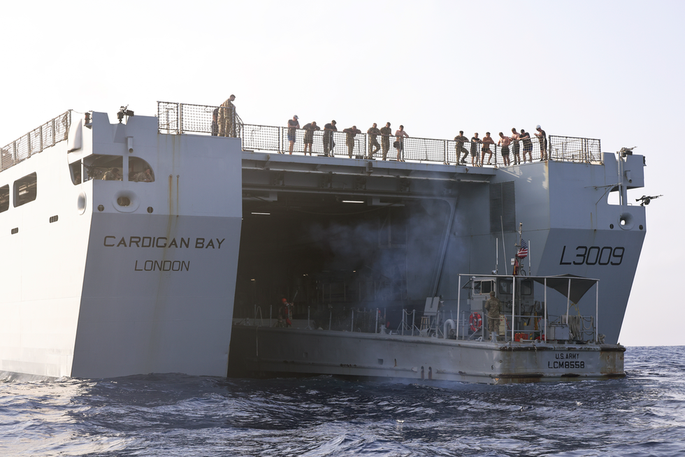 UK soldiers providing aid to Gaza