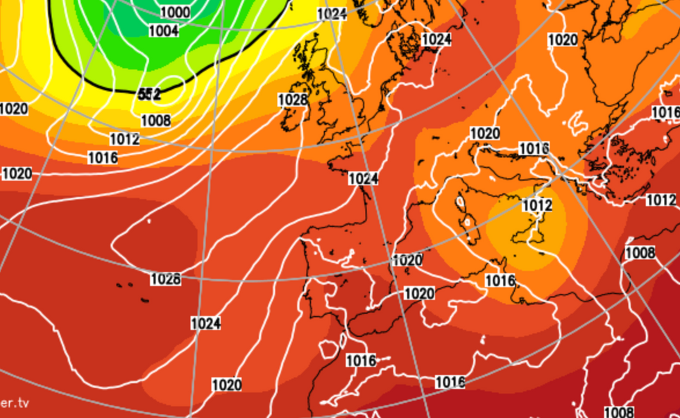 UK weather forecast: New charts show exact date 600-mile wide 'heat wall' will hit Britain