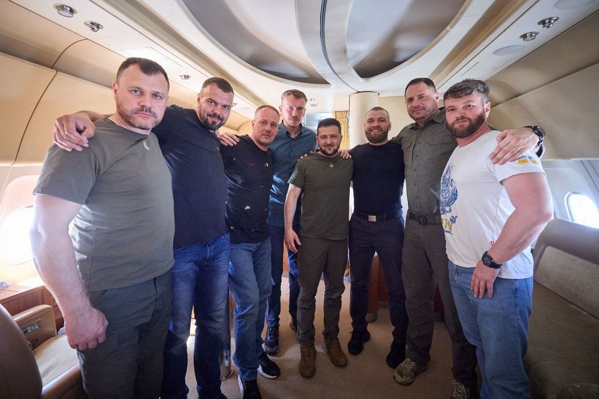 Ukraine's President Volodymyr Zelenskiy, Chief of Staff of Presidential Office Andrew Yermak and Interior Minister Ihor Klymenko pose for a picture with commanders