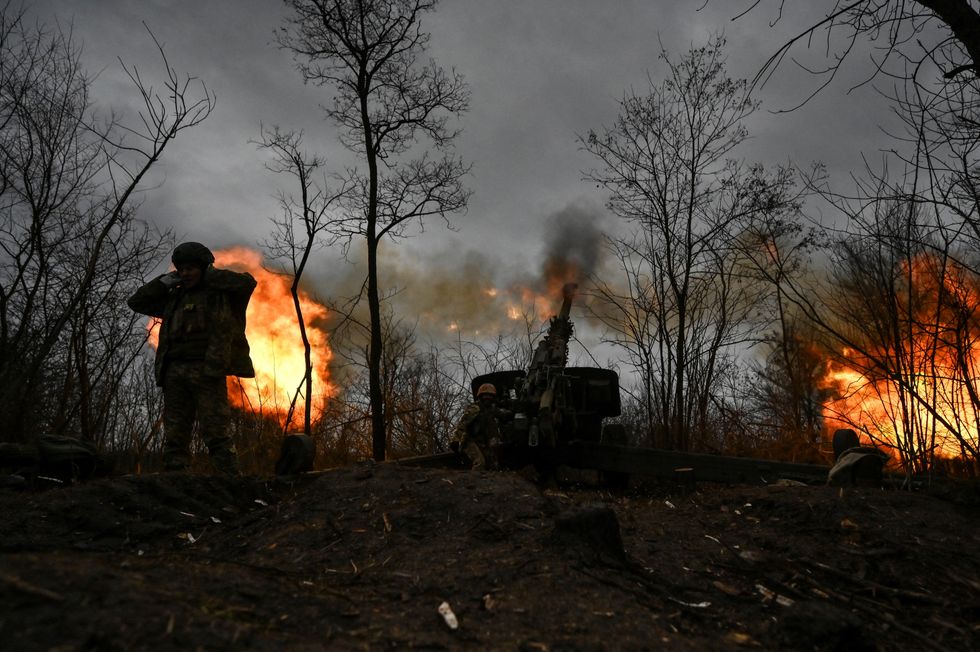 Ukrainian servicemen fire with a 2A65 Msta-B howitzer towards Russian troops, amid Russia's attack on Ukraine, in a frontline in Zaporizhzhia region, Ukraine January 5, 2023. REUTERS/Stringer