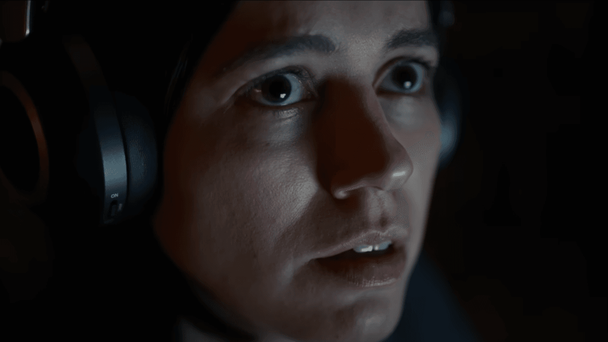 Undertone: Nina Kiri