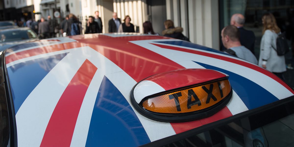 NextImg:Britons warned of unlicenced taxis hovering around Christmas with police now carrying out spot checks