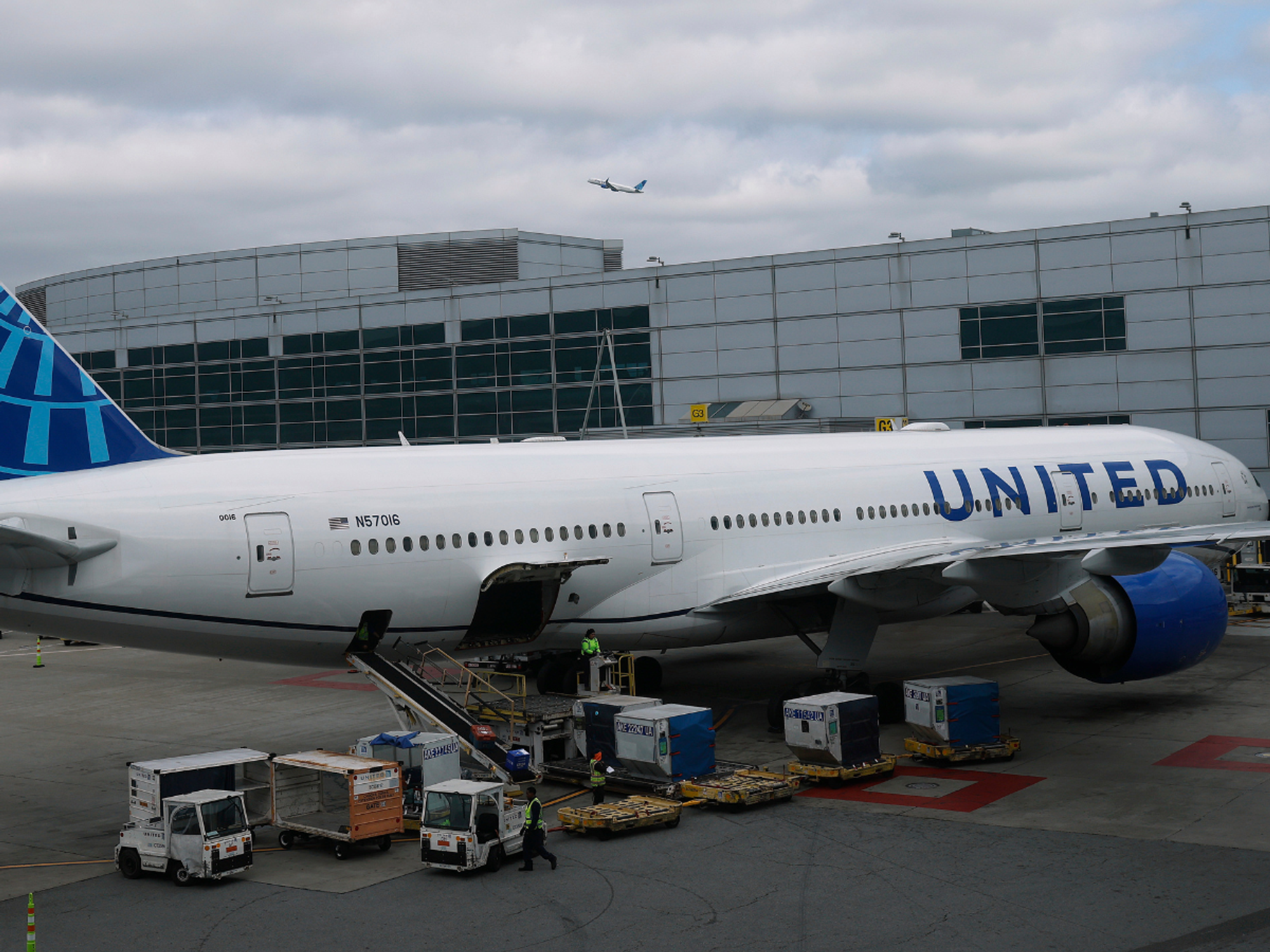 United Airlines plane