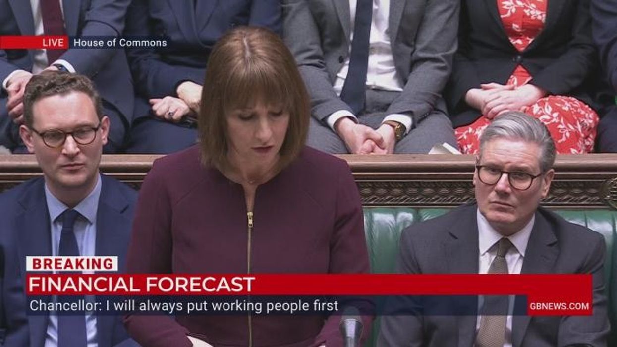 DWP warning: 400,000 Britons told payments could be stopped for failure to act as 380,000 lose benefits