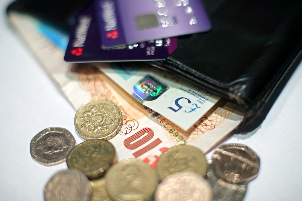Universal Credit recipients look set to receive hundreds of pounds in cash