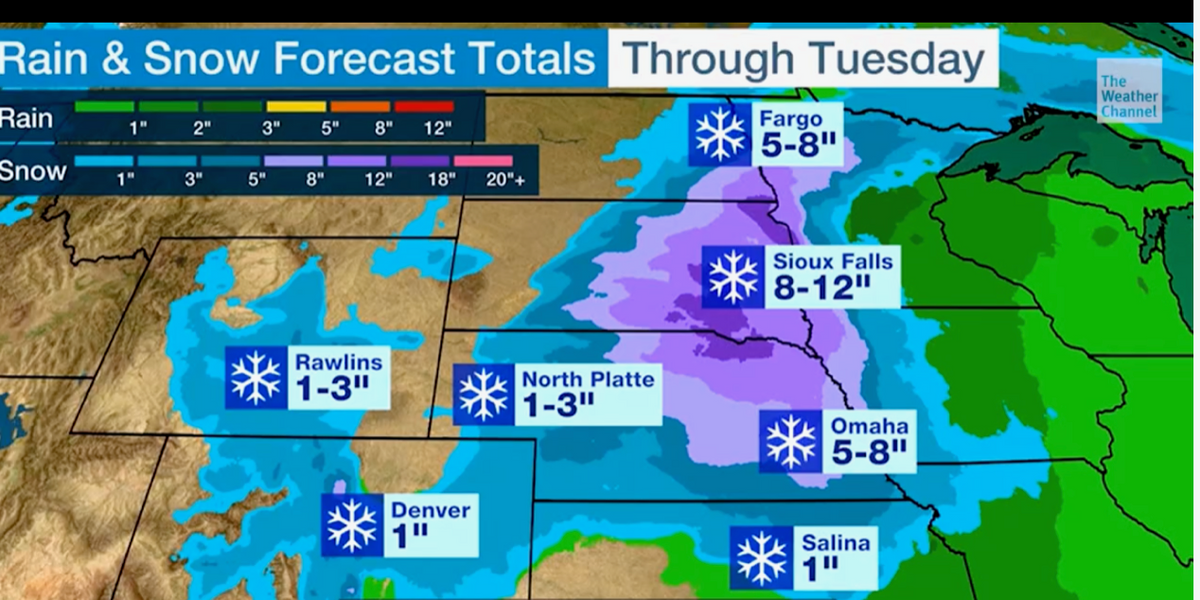 NextImg:US travel warning: Monster Christmas snowstorm to smash FOUR states within hours - 'It could get rough!'