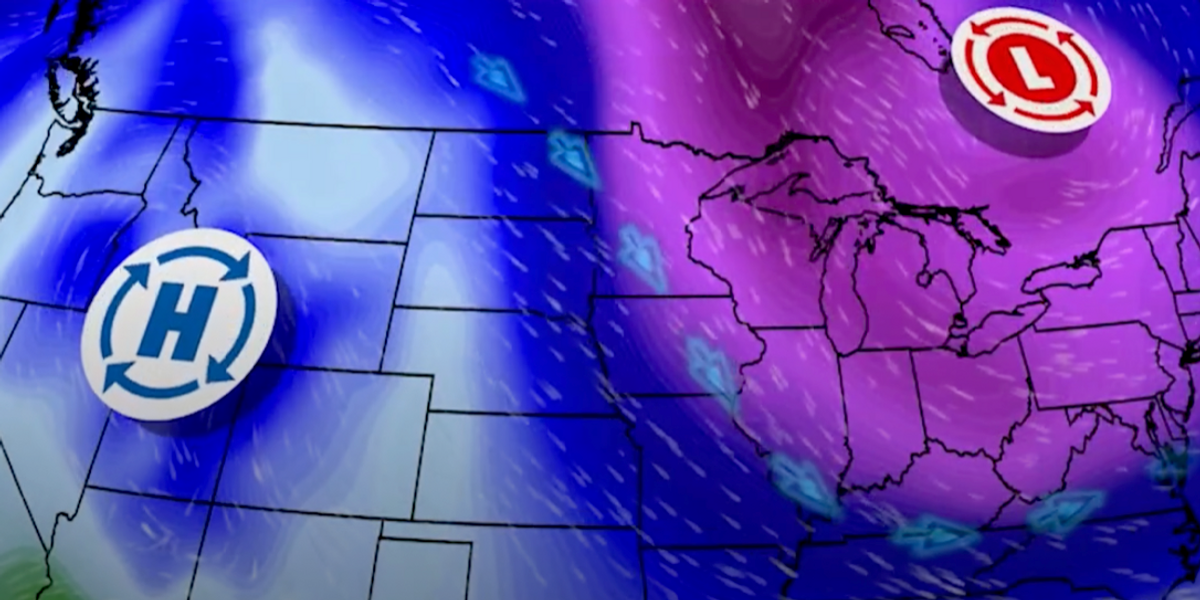 NextImg:USA 'breaking point' weather warning: America to be BURIED in more than FOOT of snow in early winter WHITEOUT