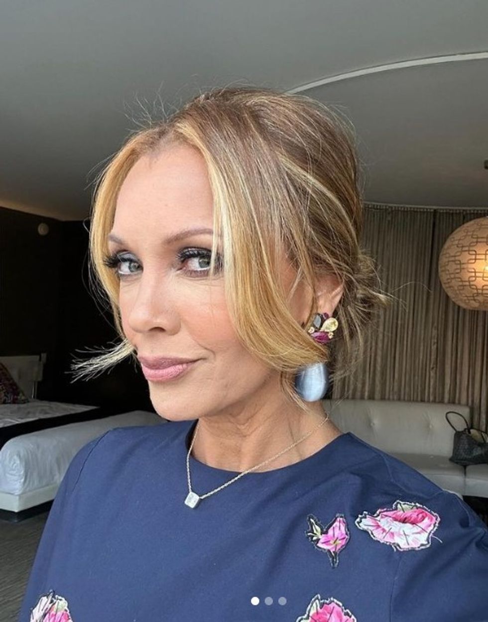 Vanessa Williams selfie