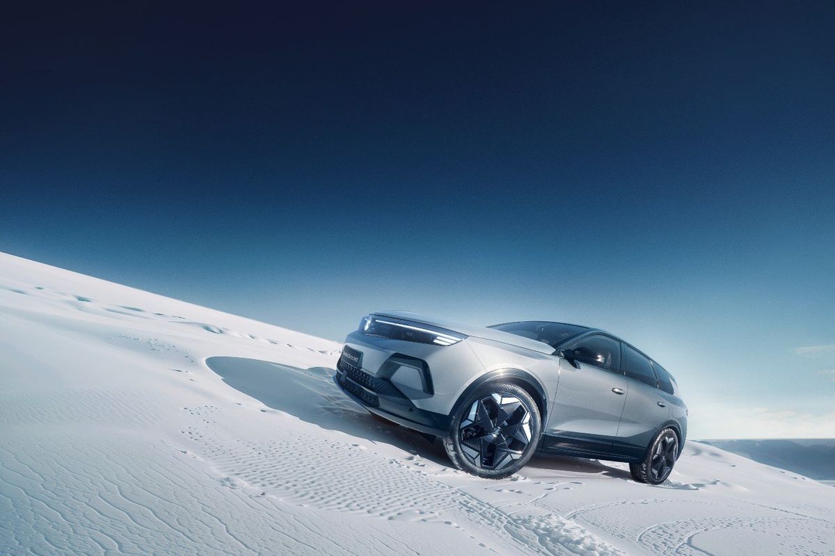 Vauxhall Grandland Electric AWD