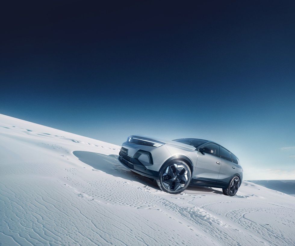 Vauxhall Grandland Electric AWD