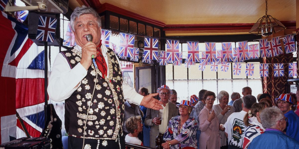NextImg:British pubs to stay open late to 'raise toast to veterans' on VE Day