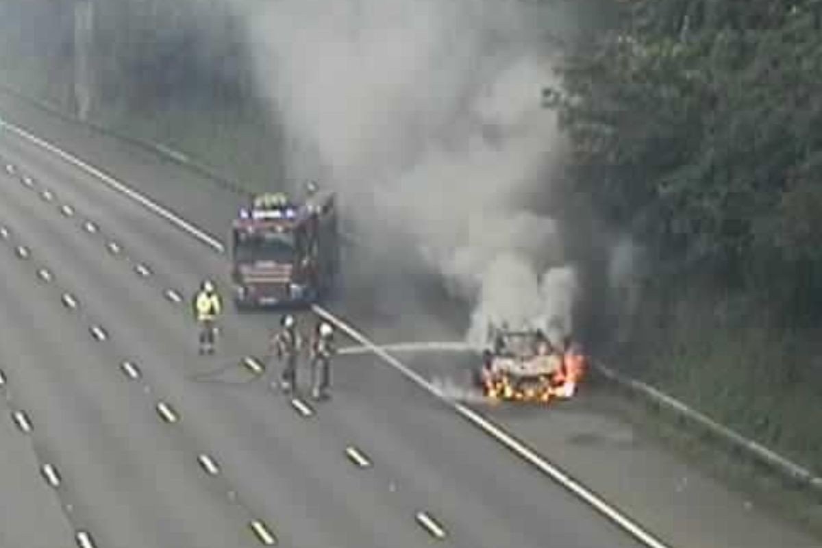 Vehicle fire on the M25