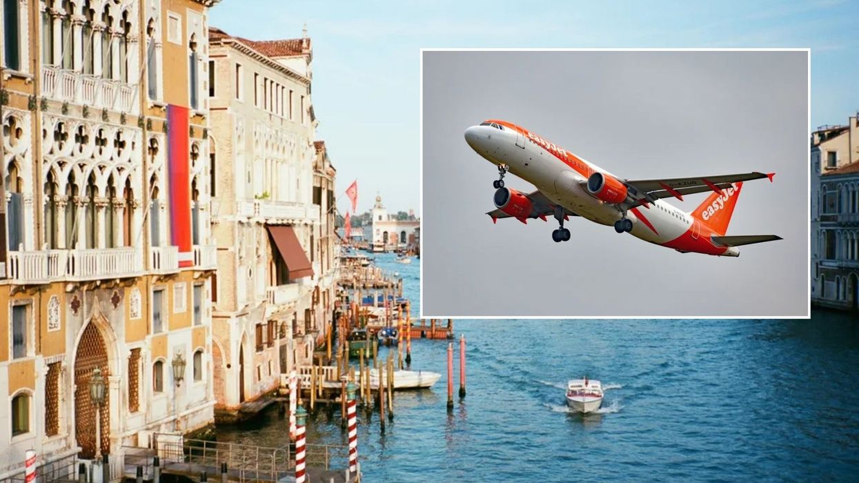 Venice/easyJet plane
