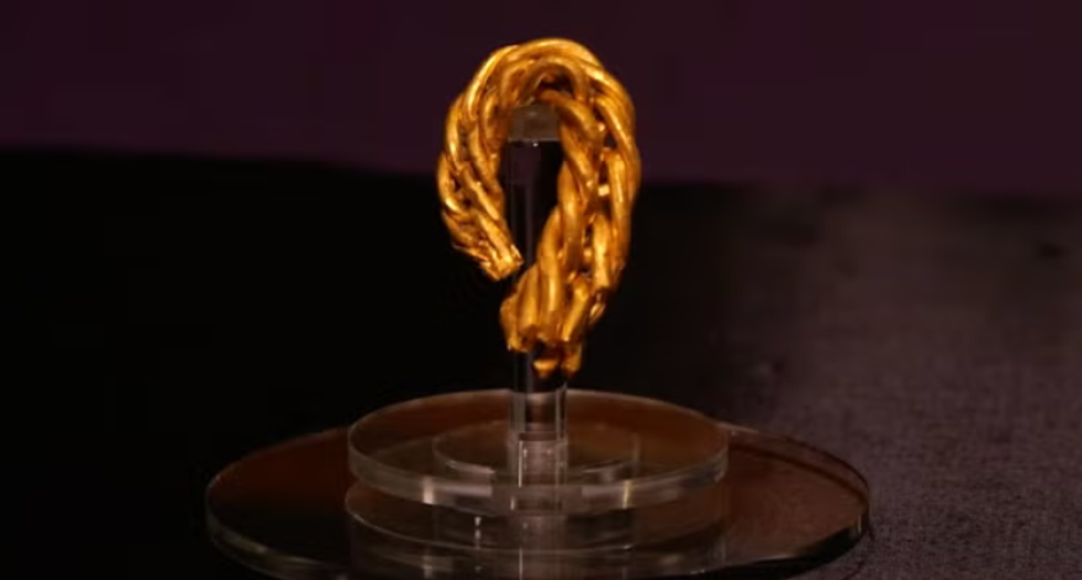 Viking gold arm ring