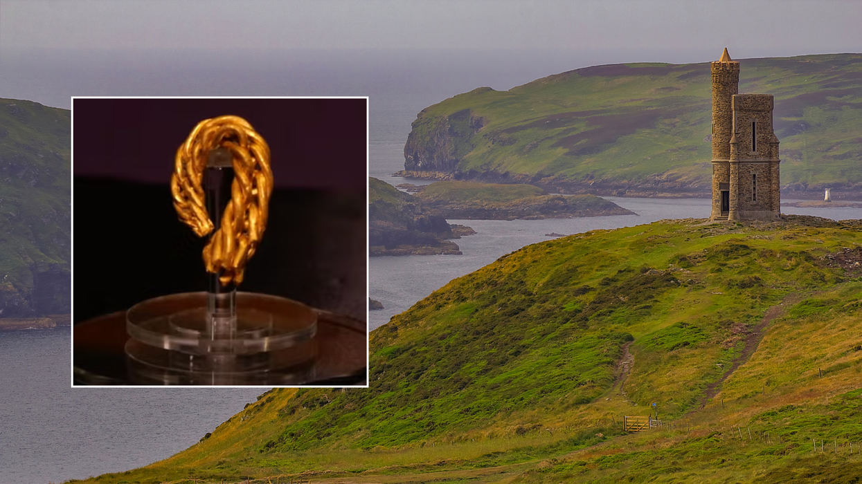 Viking gold arm ring