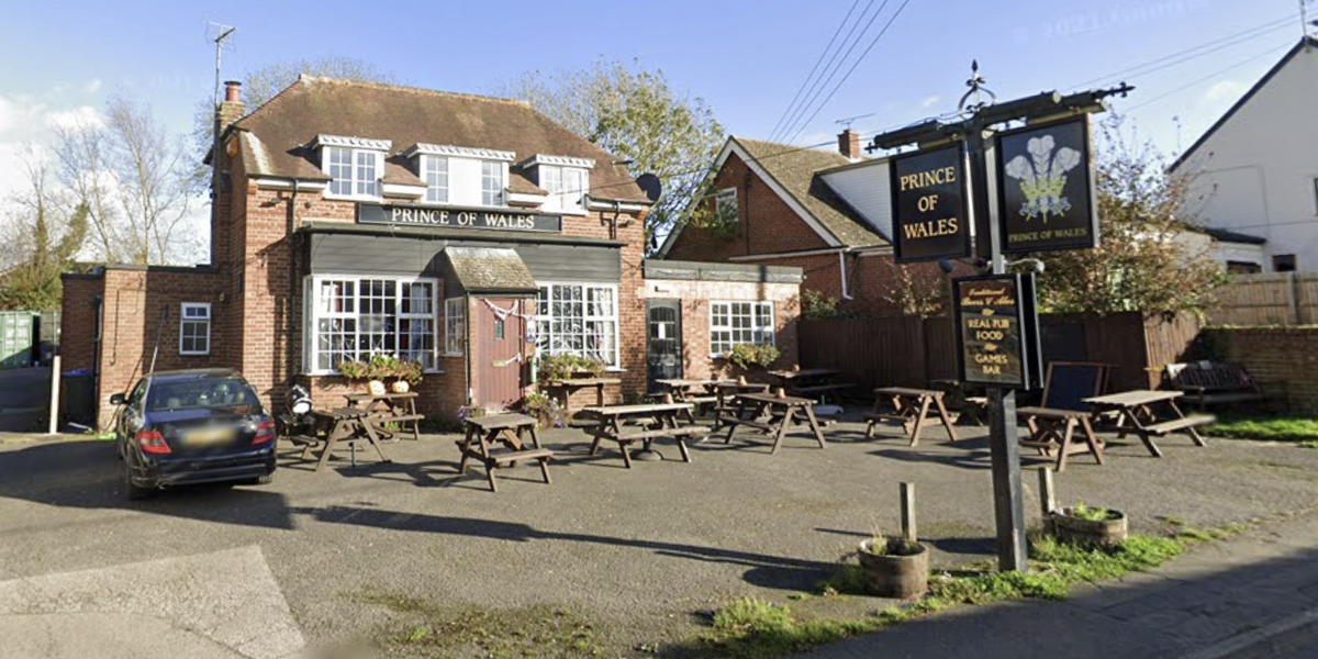 NextImg:Village inn branded 's****y little pub that nobody wants to drink in anyway' after standing in path of HS2
