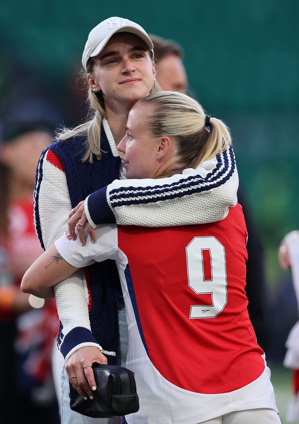 Vivianne Miedema, Beth Mead