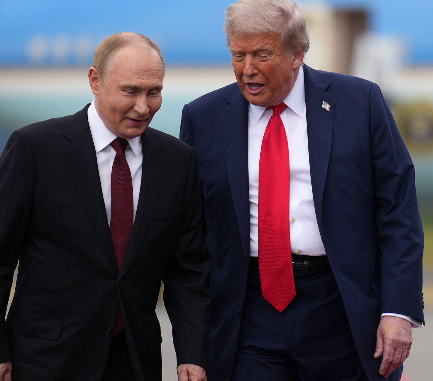Vladimir Putin (left, Donald Trump (right)