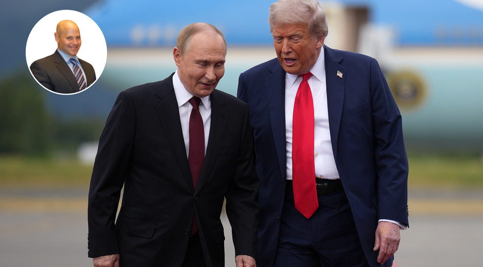 Vladimir Putin (left, Donald Trump (right)