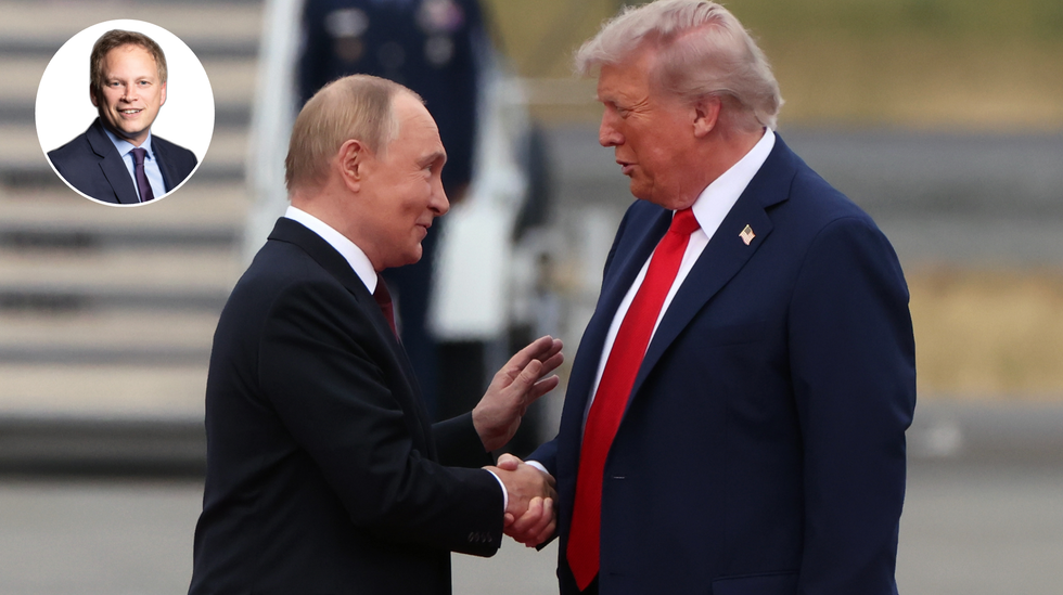 Vladimir Putin (left), Donald Trump (right)