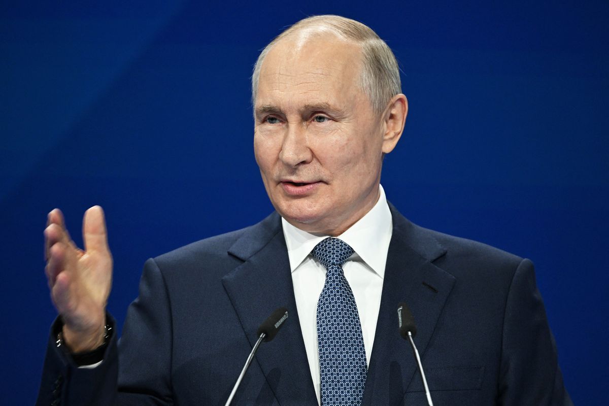 Putin news: Assassination plot from 'within own ranks' uncovered by secret service