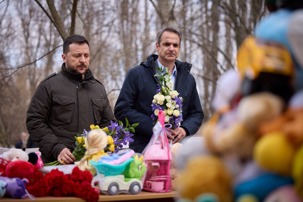 Volodymyr Zelensky and Greek Prime Minister Kyriakos Mitsotakis