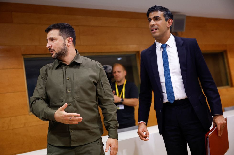 Volodymyr Zelensky and Rishi Sunak at the European Political Community summit in Granada