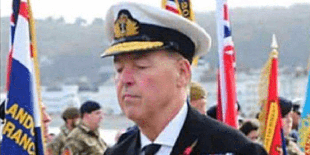 ‘Fake Admiral’ pleads guilty of attending wreath-laying ceremony on Remembrance Sunday dressed in Navy uniform ‘Fake Admiral’ pleads guilty of attending wreath-laying ceremony on Remembrance Sunday dressed in Navy uniform