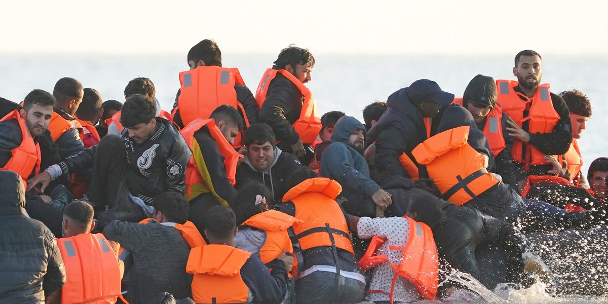 NextImg:British taxpayers told to pay up as homeless migrant numbers soar to almost 20,000 while local councils scramble to cover costs