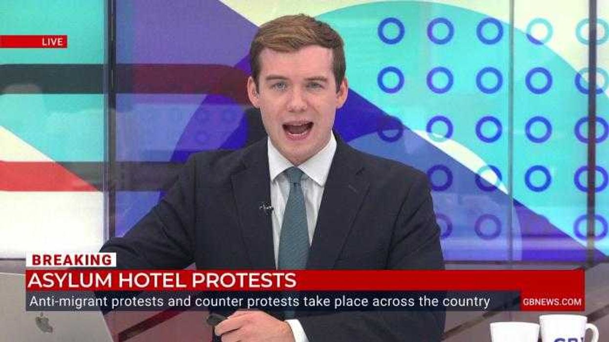 Mysterious 'encampment' appears on popular South Coast beach just yards from migrant hotel