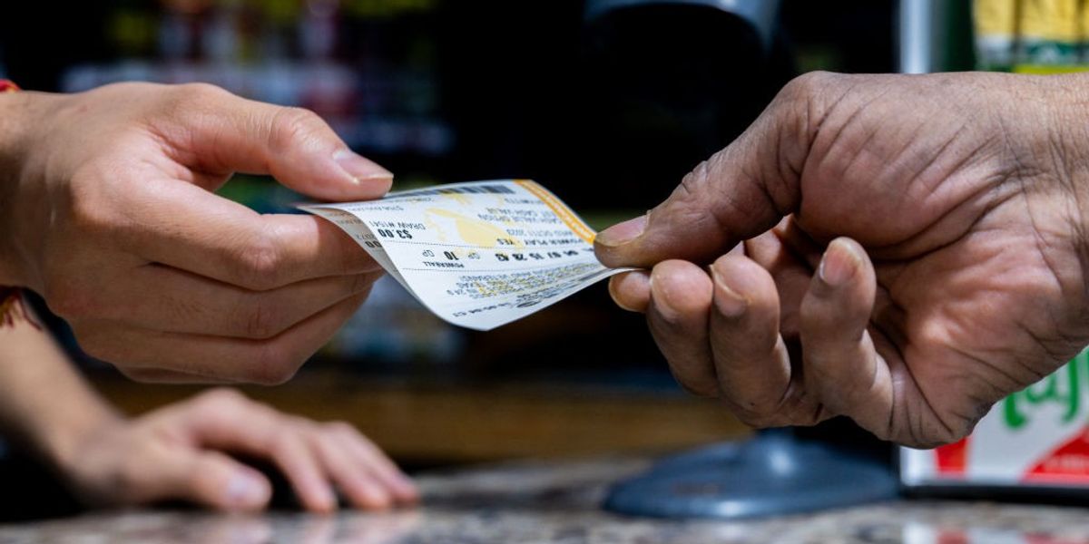 NextImg:Lottery 'winner' to sue Powerball after his numbers were wiped from website following 'mistake'