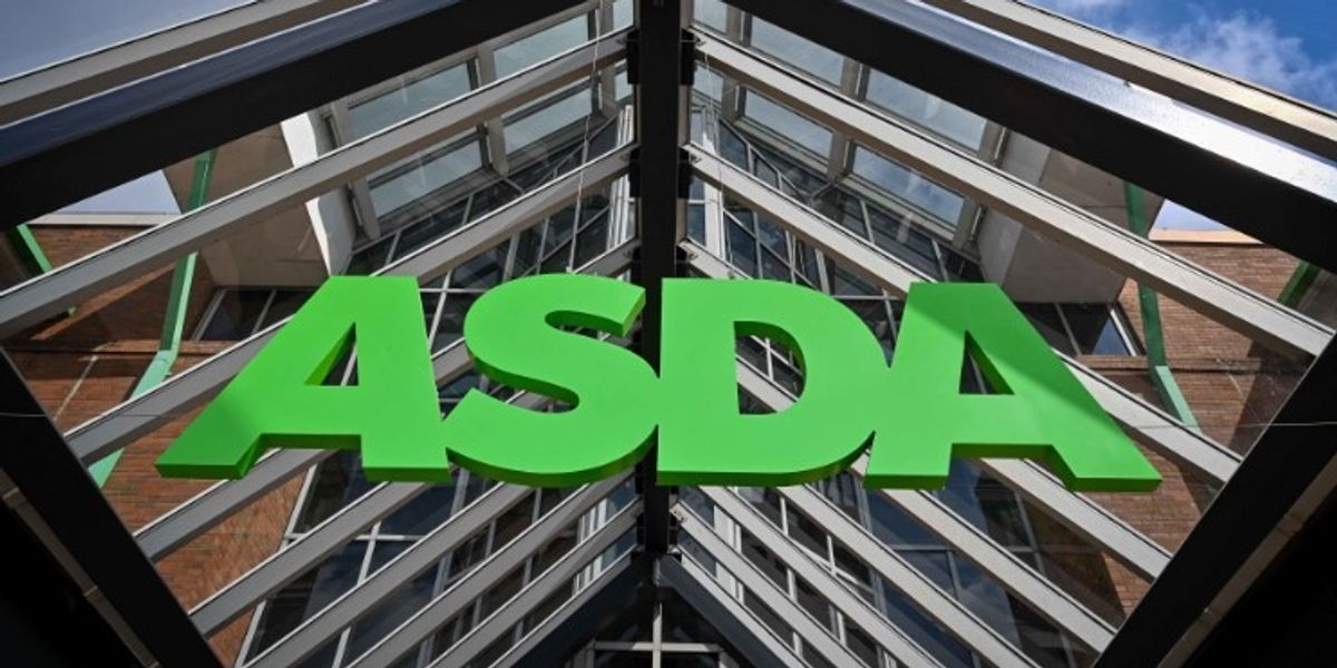 NextImg:Asda 'risking anarchy' after axing staff bonuses for 10,000 employees over faltering performace