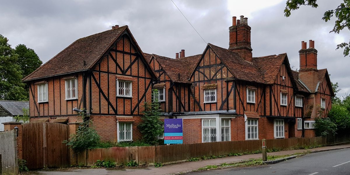 NextImg:Ex-head girl who forged old headmistress' will in bid to claim £4.2m inheritance loses legal battle with family
