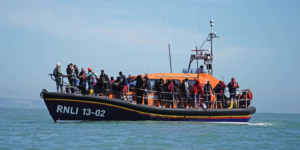 NextImg:Nearly 1,700 small boat migrants cross Channel in ONE week
