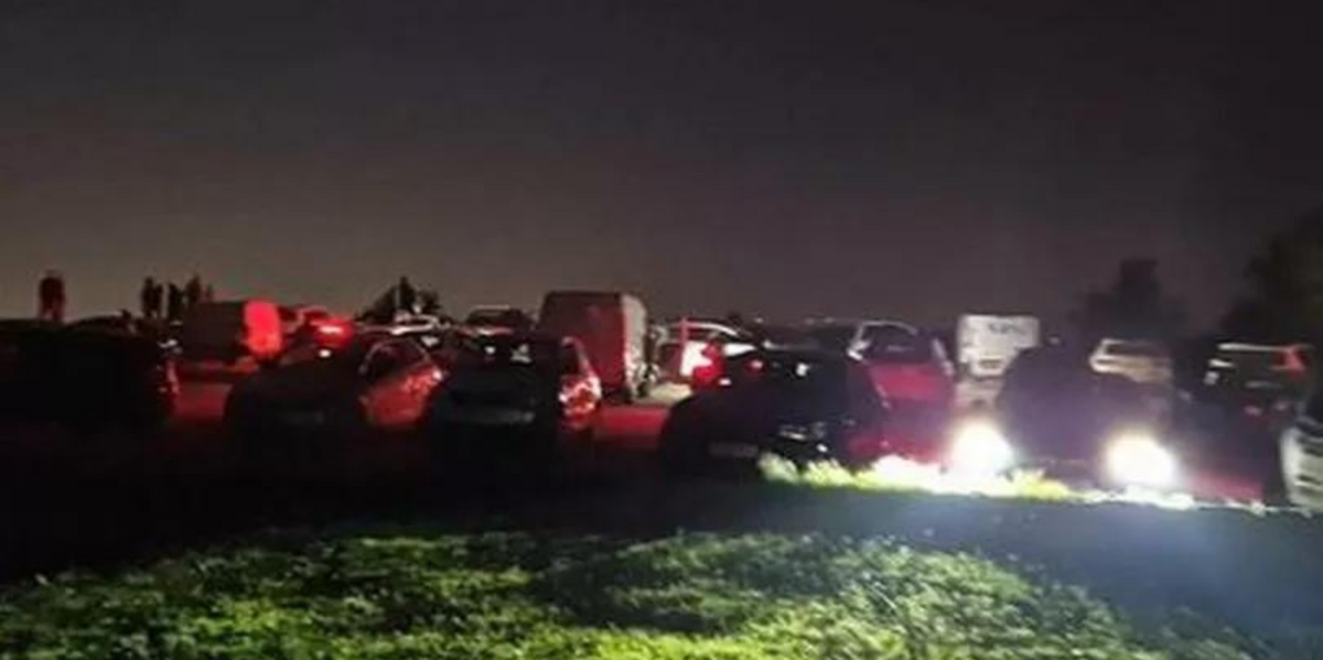NextImg:Police called in after HUNDREDS of cars stranded as stargazers flock to see Northern Lights