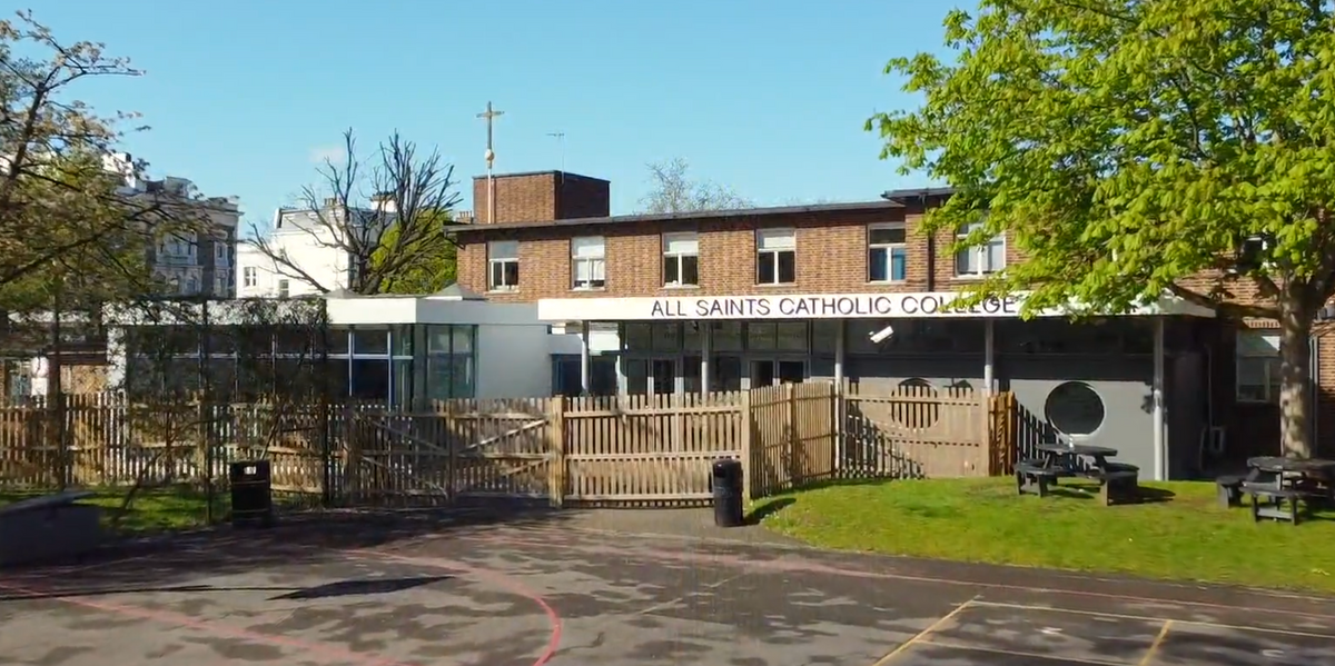 NextImg:School announces plans to impose 12 hour day in strict crackdown on phone use