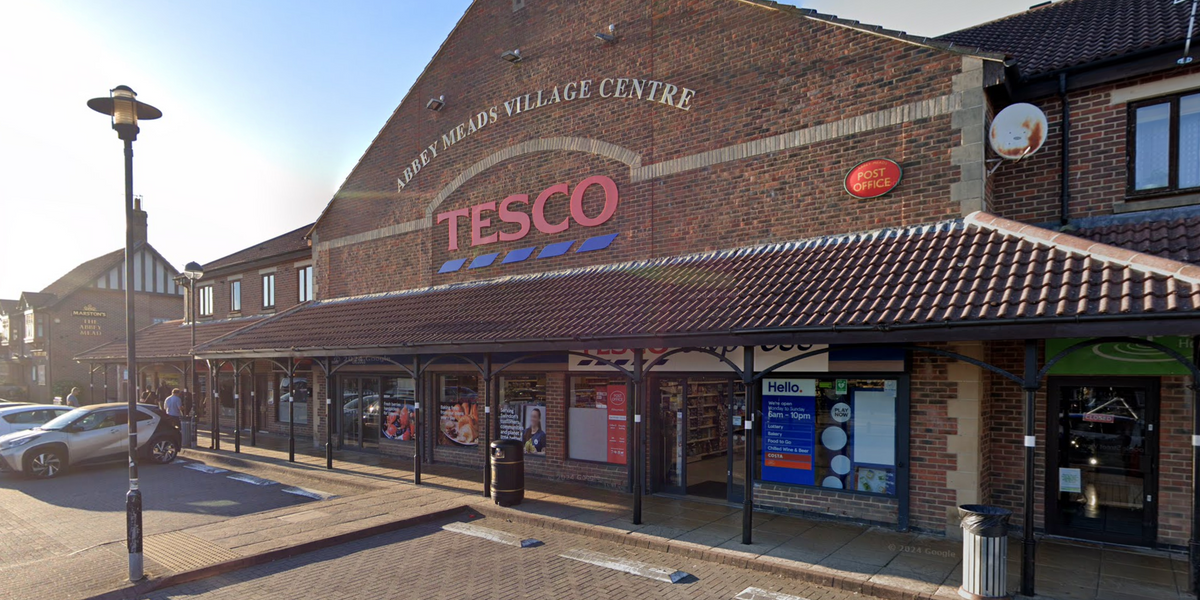 NextImg:Tesco shoplifter with more than 250 theft offences pushes over female shopper while trying to flee