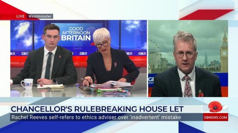Keir Starmer publicly berates Rachel Reeves after housing rule break - but REFUSES to punish her