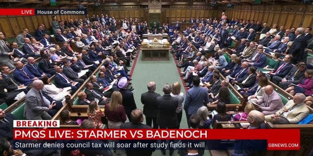 NextImg:'Would you shut up!' PMQs descends into heckling chaos as Nigel Farage stares down 'disrespectful' MP in heated moment