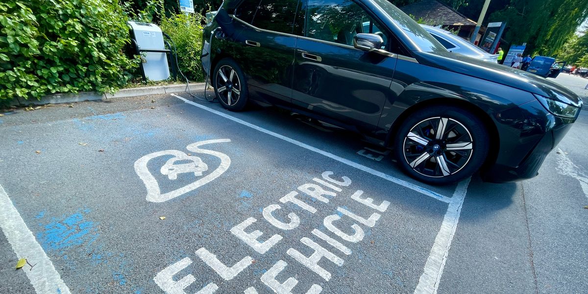 NextImg:Changing electric vehicle targets could be 'fatal' and cause thousands of jobs to be lost - 'UK risks losing out!'