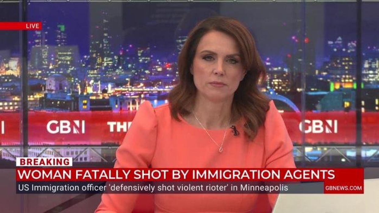 Police and bomb squad descend on Bondi after man spotted wearing suspicious vest