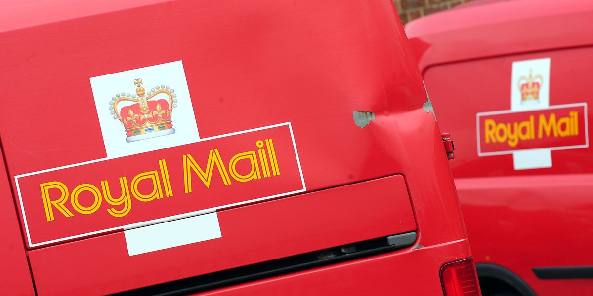 NextImg:Royal Mail told to consider slashing deliveries to just THREE DAYS a week amid 'unsustainable' future