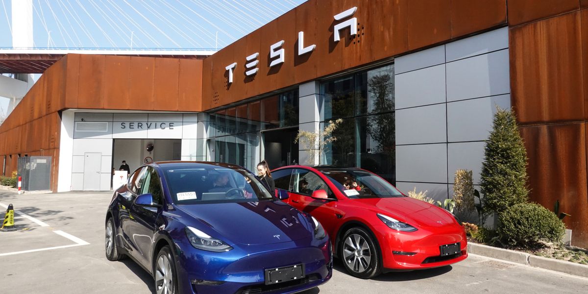 NextImg:Tesla forced to recall more than 2 million electric vehicles for urgent warning light issue