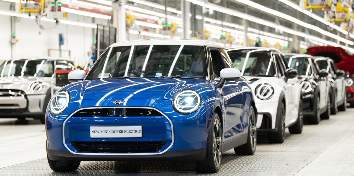 NextImg:UK car production plummets to 44-year low amid 'enormous strain' on major brands - 'Disastrous'