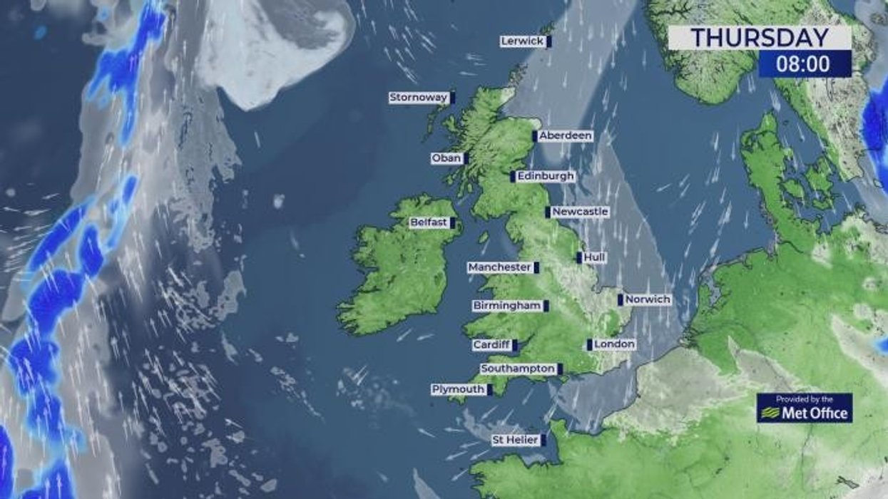 UK weather: 'Omega block' threatens cold Arctic winds with fog poised to 'smother' Britain