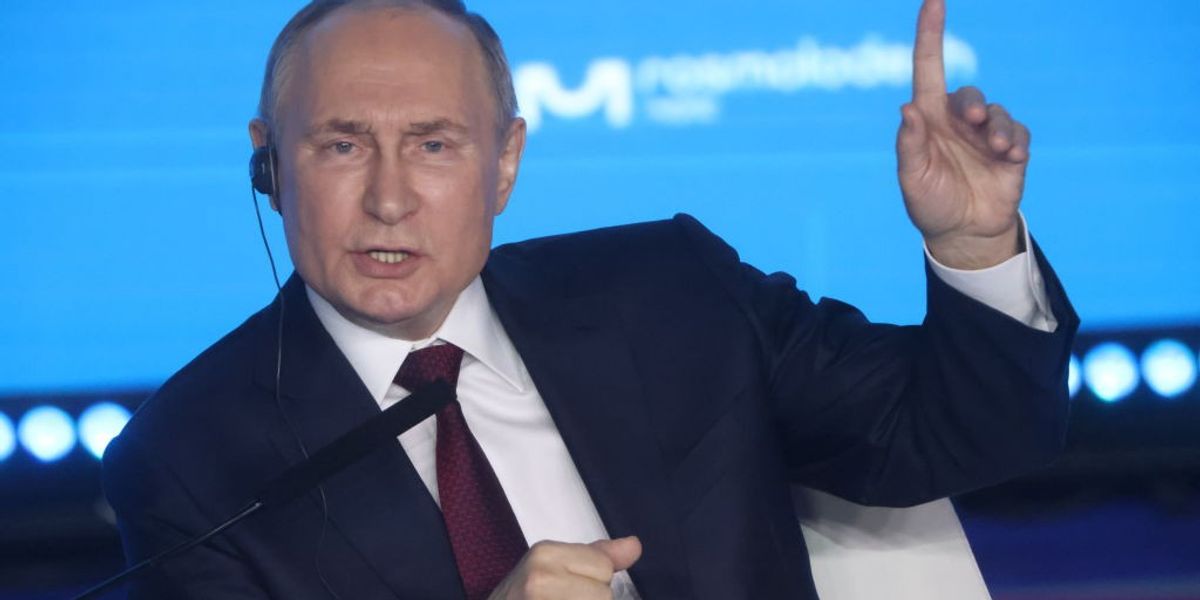 NextImg:Putin compares western elites to 'VAMPIRES' who 'fill their bellies with human flesh'