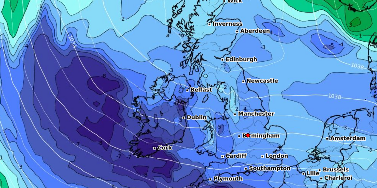 NextImg:UK snow: Met Office issues full list of areas due to receive heavy snow and sleet